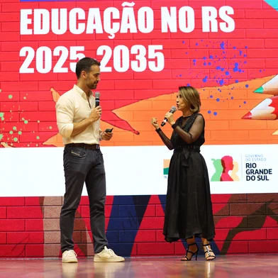 Programa do governo estadual: Jovem na EscolaGovernador Eduardo Leite e a secretária da Educação, Raquel Teixeira.<!-- NICAID(15979233) -->