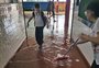 VÍDEO: ruas e escolas alagam após chuva em Passo Fundo