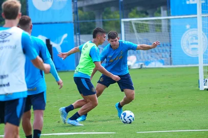 kannemann durante treino grêmio <!-- NICAID(16027380) -->