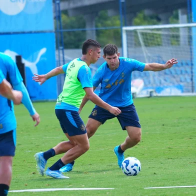 kannemann durante treino grêmio <!-- NICAID(16027380) -->