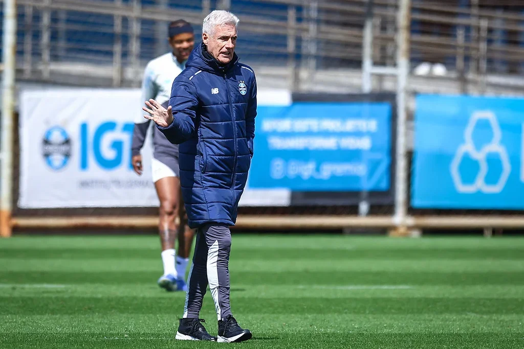 Com desfalques, Grêmio tenta confirmar recuperação contra o Vitória