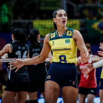 Julia Kudiess, vôlei