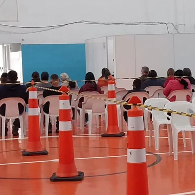 Em três dias, estrutura montada em ginásio de Vacaria atende a mais de 500 pacientes com sintomas respiratórios<!-- NICAID(16046465) -->