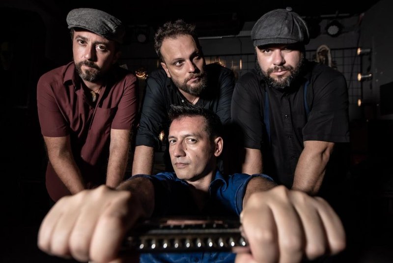 A banda Ale Ravanello Blues Combo se apresenta na prévia do MDBF, em Caxias do Sul.<!-- NICAID(15603299) -->