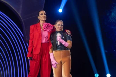 Heloisa Périssé é a Coxinha e a quinta desmascarada do 'The Masked Singer'<!-- NICAID(15028553) -->