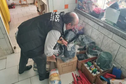 Apreensão de donativos desviados em Palmares do Sul - Foto: Ministério Público-RS/Divulgação<!-- NICAID(15783882) -->
