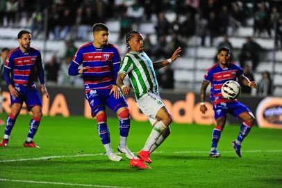 Porthus Junior / Agencia RBS CAXIAS DO SUL, RS, BRASIL, 15/08/2026. Juventude x Fortaleza, jogo válido pela 22ª rodada da série B do Campeonato Brasileiro 2026 e realizado no estádio Alfredo Jaconi. (Porthus Junior/Agência RBS)Indexador: PJR <!-- NICAID(16346664) -->