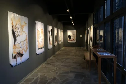 Instituto Cultural Laje de Pedra, o lugar da arte na Serra Gaúcha, lança mostras inéditas com grandes mestres da fotografiaEvento de abertura das exposições que reúnem trabalhos dos ícones contemporâneos brasileiros Cláudio Edinger, Fernando Bueno e João Farkas, dia 27/04, contará com participação de Rubens Fernandes Júnior.Foto da exposição "Nulla", de Fernando Bueno, à mostra na Galeria do Laje - Espaço Kempinski Laje de Pedra<!-- NICAID(15410810) -->