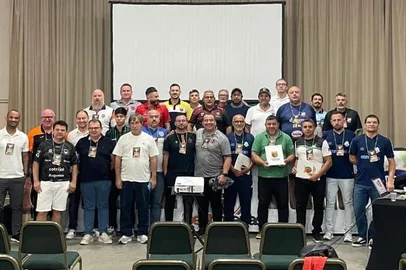Reunião do conselho arbitral da Série Ouro da FGFS em 15/3/2025.