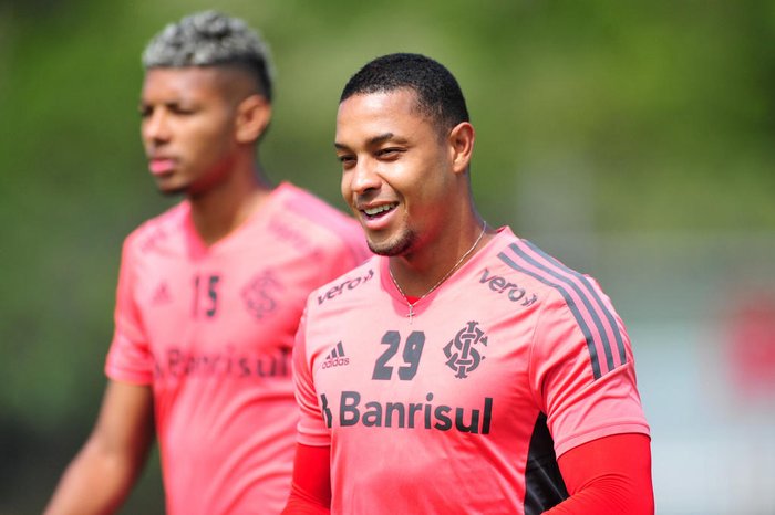 Sem avanço por David, São Paulo inicia busca por alternativas no mercado, diz portal gaúcho