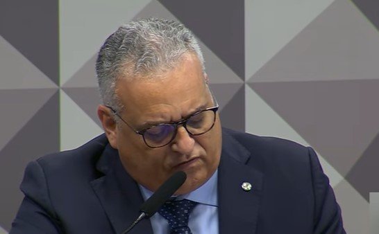 CPMI do INSS apresenta relat&oacute;rio final com pedido de indiciamento de Lulinha e mais de 200 pessoas
