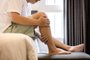 Asian middle aged man have severe cramp his calf of leg,muscle strain,adult male massaging leg with his hands,suffering from muscle cramps,contraction of muscles or tendons,physical injury,health careFonte: 614660750<!-- NICAID(15595515) -->