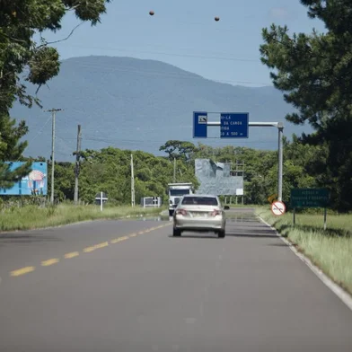 Xangri-lá, RS, Brasil - Blitz nas estradas, como estão os caminhos para o litoral.Na foto a Estrada do mar. Foto: Jefferson Botega / Agencia RBSIndexador: Jeff Botega<!-- NICAID(15296173) -->