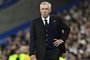 Real Madrid's Italian coach Carlo Ancelotti stands on the sideline during the Spanish League football match between Real Madrid CF and CA Osasuna at the Santiago Bernabeu stadium in Madrid on October 2, 2022. (Photo by JAVIER SORIANO / AFP)Editoria: SPOLocal: MadridIndexador: JAVIER SORIANOSecao: soccerFonte: AFPFotógrafo: STF<!-- NICAID(15293258) -->