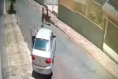 Homem que assaltava motoritas de aplicativo em Porto Alegre é preso.<!-- NICAID(16004396) -->
