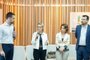 PORTO ALEGRE, RS, BRASIL. 31.10.2023 - O governador Eduardo Leite e as secretárias Izabel Matte e Raquel Teixeira apresentaram na manhã desta terça-feira (31), no Palácio Piratini, balanço de obras em escolas do Programa Lição de Casa. São 67% das demandas concluídas (110) ou em execução (80). - Foto: Mauricio Tonetto/Secom/Divulgação<!-- NICAID(15584866) -->