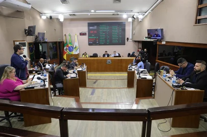 Foi aprovado por unanimidade de votos na sessão desta terça-feira (15) da Câmara de Vereadores de Caxias do Sul o projeto de lei que concede remissão e anistia de débitos da taxa de fornecimento de água e esgoto do Recanto da Compaixão Frei Salvador Pinzetta. <!-- NICAID(16017785) -->