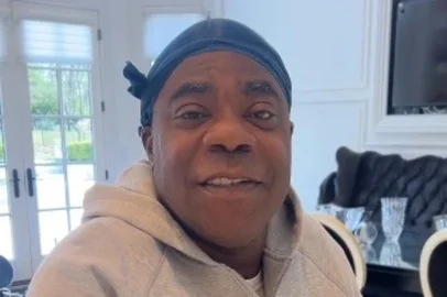 Ator americano vomita e jogo da NBA é interrompido Arbitragem parou o confronto por mais de dez minutos para Tracy Morgan ser atendido e retirado de cadeira de rodas<!-- NICAID(15997789) -->