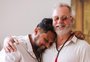 Luiz Fernando Guimarães homenageia marido e filhos