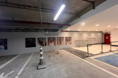 Espaço da loja da Cobasi no subsolo do Praia de Belas Shopping<!-- NICAID(15812754) -->