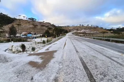 A aguardada rota turística Caminhos da Neve, que vai ligar Florianópolis a Gramado, está cada vez mais perto de se tornar realidade. O trajeto, que atravessa algumas das cidades mais procuradas por quem busca frio e até neve no Brasil, já teve boa parte das obras concluídas em Santa Catarina.<!-- NICAID(16091760) -->