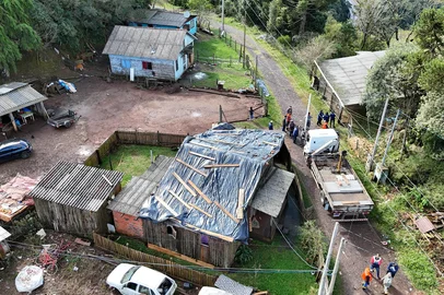A prefeitura de São Francisco de Paula estima que cerca de 60 famílias foram atingidas pela chuva de granizo registrada por volta das 3h desta quinta-feira (5).<!-- NICAID(16052936) -->