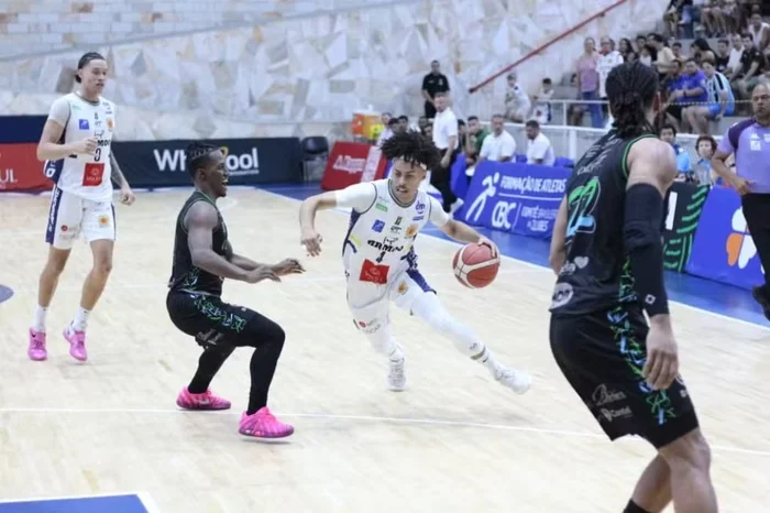 Léo Lenzi / Agência NTZ/Divulgação/São José Basketball