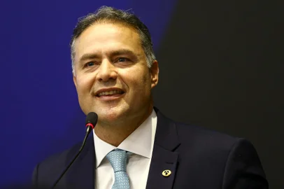 O ministro dos Transportes, Renan Filho, assume o cargo em solenidade de transmissÃ£o no ministÃ©rio.O ministro dos Transportes, Renan Filho, assume o cargo em solenidade de transmissão no ministério - Foto: Marcelo Camargo/Agência BrasilLocal: BrasÃ­liaIndexador: Marcelo Camargo/AgÃªncia BrasilFonte: AgÃªncia Brasil/Empresa Brasil dFotógrafo: Reporter Fotografico<!-- NICAID(15311264) -->