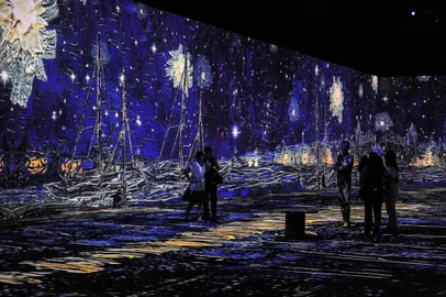 CAXIAS DO SUL, RS, BRASIL, 15/12/2023. Reportagem visitou a exposição do Van Gogh (Neimar De Cesero/Agência RBS)Indexador: NEIMAR DE CESERO<!-- NICAID(15627147) -->