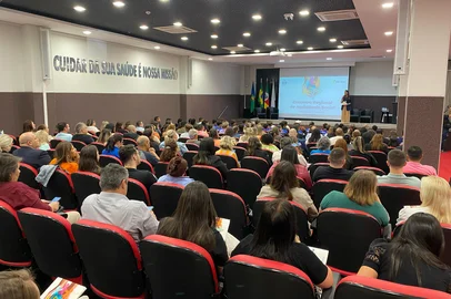 Encontro Regional de Assistência Social acontece em Passo Fundo<!-- NICAID(15995400) -->