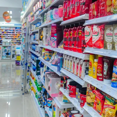 Farmácias se transformam e passam oferecer produtos mais diversificados. Em Caxias do Sul, não é diferente. (Neimar De Cesero/Agência RBS)<!-- NICAID(15655737) -->