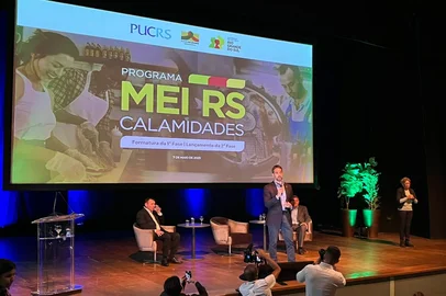 Governo do Estado lança segunda fase de programa que repassa 69 milhões de reais à MEIs afetadas pela enchente
