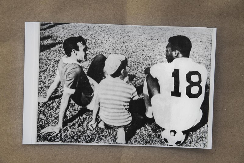 Sadi e Pelé batem papo em 1968<!-- NICAID(15308494) -->