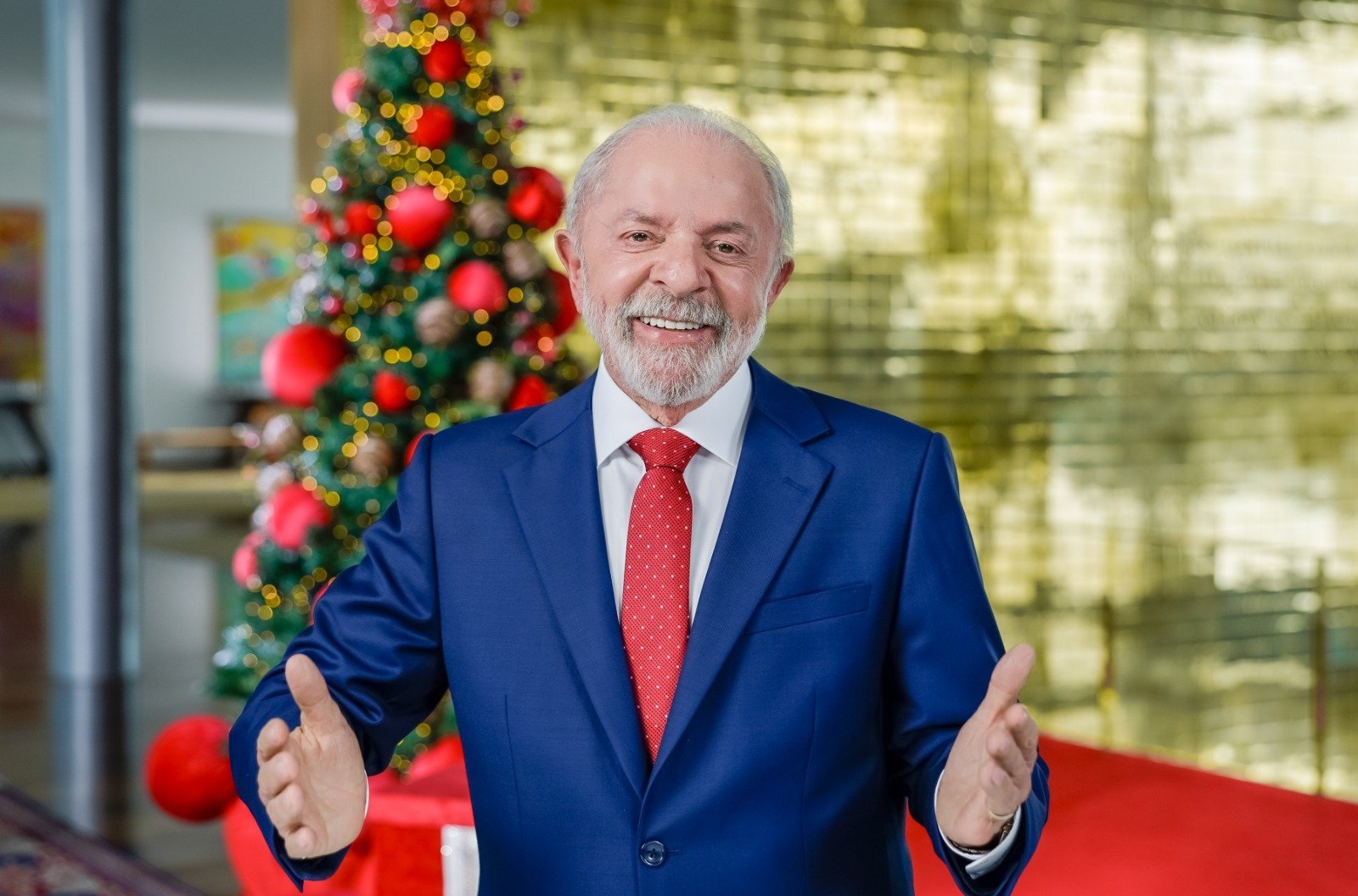 Lula comemora isen&ccedil;&atilde;o do IR, exalta soberania do Brasil e cita CNH em pronunciamento de Natal
