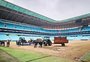 Gramado da Arena do Grêmio começa a ser trocado após enchente