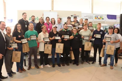 Premiados no 11º Concurso de Produtos da Agricultura Familiar, realizado na quinta-feira, dia 31 de agosto, na Expointer. <!-- NICAID(15528522) -->