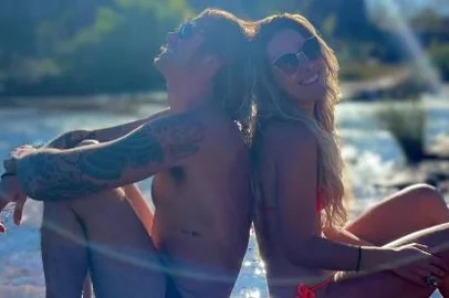 Dado Dolabella e Wanessa Camargo retomaram a relação após 18 anos da separação.Ator publicou uma declaração amorosa para a cantora em 1º de novembro de 2022.<!-- NICAID(15283637) -->