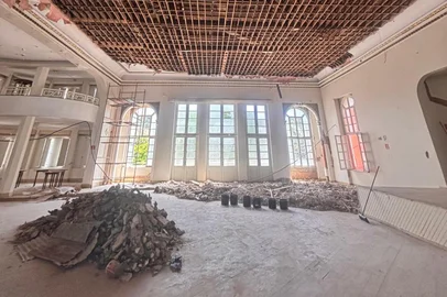 Imprensa / Caixeiral Campestre Com prédio interditado, sede do Clube Caixeiral passa por restauração em Passo Fundo<!-- NICAID(16208108) -->