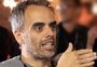 Diretor atingido por disparo em set de filmagem recebe alta