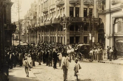 Foto antiga de Porto Alegre do Museu Joaquim Felizardo<!-- NICAID(15375585) -->