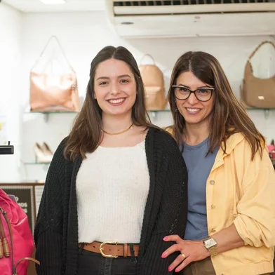 Stephanie Stefani (à esquerda) e Ângela Cristina Stefani, mãe e filha à frente da Datelli, no Prataviera, em Caxias. <!-- NICAID(15744739) -->