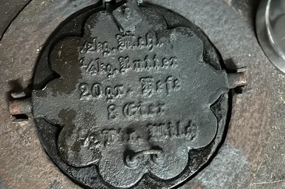 Café da Colônia, em Morro Reuter.A família Toni, Maria Isabel e Bianca Pilatti, do bairro Walachai, em Morro Reuter, tem uma relíquia em casa que estará exposta no Café da Colônia. Uma centenária wafleira de ferro usada em fogões à lenha, com a receita do waffle gravada em alemão, com letra gótica. Toni estima que ela tenha cerca de 150 anos e foi adquirida de uma moradora de Morro Reuter há alguns anos. Maria Isabel é quem usa o equipamento para a produção de waffle com um sabor todo especial. <!-- NICAID(16070935) -->