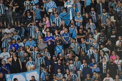 RJ - BRASILEIRO A 2025, VASCO X GRÊMIO - ESPORTES - RJ - RIO DE JANEIRO - 19/07/2025 - BRASILEIRO A 2025, VASCO X GRÊMIO - Torcida do Grêmio durante partida contra Vasco no estádio São Januário pelo campeonato Brasileiro A 2025. 19/07/2025 - Foto: THIAGO RIBEIRO/AGIF - AGÊNCIA DE FOTOGRAFIA/AGIF - AGÊNCIA DE FOTOGRAFIA/ESTADÃO CONTEÚDO<!-- NICAID(16084013) -->