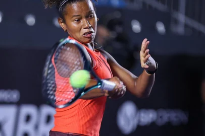 Fotojump / Divulgação Victoria Barros, tênis