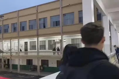 A volta às aulas em Lajeado, no Vale do Taquari, nesta segunda-feira (4), foi ainda mais especial para os alunos, professores e funcionários do Colégio Estadual Presidente Castelo Branco, conhecido como "Castelinho".<!-- NICAID(16093948) -->