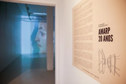 CAXIAS DO SUL, RS, BRASIL, 09/05/2024. A Galeria de Artes do centro de Cultura Ordovás sedia a “Exposição Comemorativa: AMARP 20 ANOS”, que inaugura nesta sexta-feira e presta homenagem às duas décadas do Acervo Municipal de Artes Plásticas. Na Sala de Exposições, neste mesmo contexto, inaugura a exposição  “Pinacoteca 1975: A origem do Acervo Municipal de Artes Plásticas”, que recria a primeira exposição da antiga Pinacoteca Aldo Locatelli. (Neimar De Cesero/Agência RBS)<!-- NICAID(15759923) -->