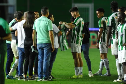 CAXIAS DO SUL, RS, BRASIL, 22/01/2025. Juventude x Ypiranga, jogo válido pela primeira rodada do Campeonato Gaúcho 2025 (Gauchão SuperBet) e realizado no estádio Alfredo Jaconi. Zagueiro Danilo Boza se despediu da torcida jaconera. (Porthus Junior/Agência RBS)<!-- NICAID(15959559) -->
