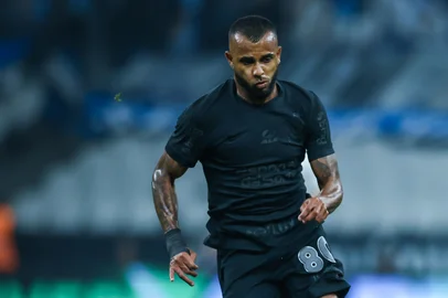 RS - FUTEBOL/COPA DO BRASIL 2024 /GREMIO X CORINTHIANS - ESPORTES - Lance da partida entre Gremio e Corinthians disputada na noite desta quarta-feira, na Neo QuÃ­mica Arena, em Sao Paulo, valida pela da Copa do Brasil 2024. Na foto, Alex Santana e Soteldo. FOTO: LUCAS UEBEL/GREMIO FBPA<!-- NICAID(16051139) -->