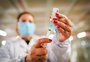 Com variantes Delta e Lambda, pode ser necessário 90% de vacinados para controlar a pandemia