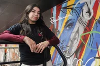 CAXIAS DO SUL, RS, BRASIL. 03-07-2025. Yuna Salles Martini, 17 anos, é case do almanaque sobre os sonhos das mulheres.Indexador: Bruno Todeschini<!-- NICAID(16073034) -->